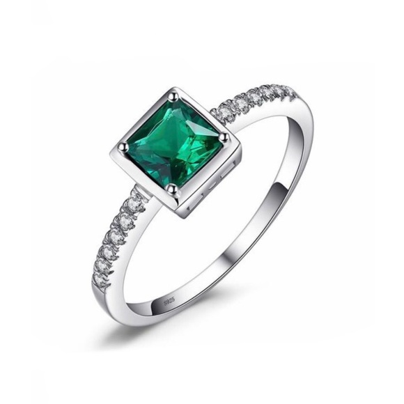 0.53ct Princess Cut Emerald Ring - Picture 5 of 7